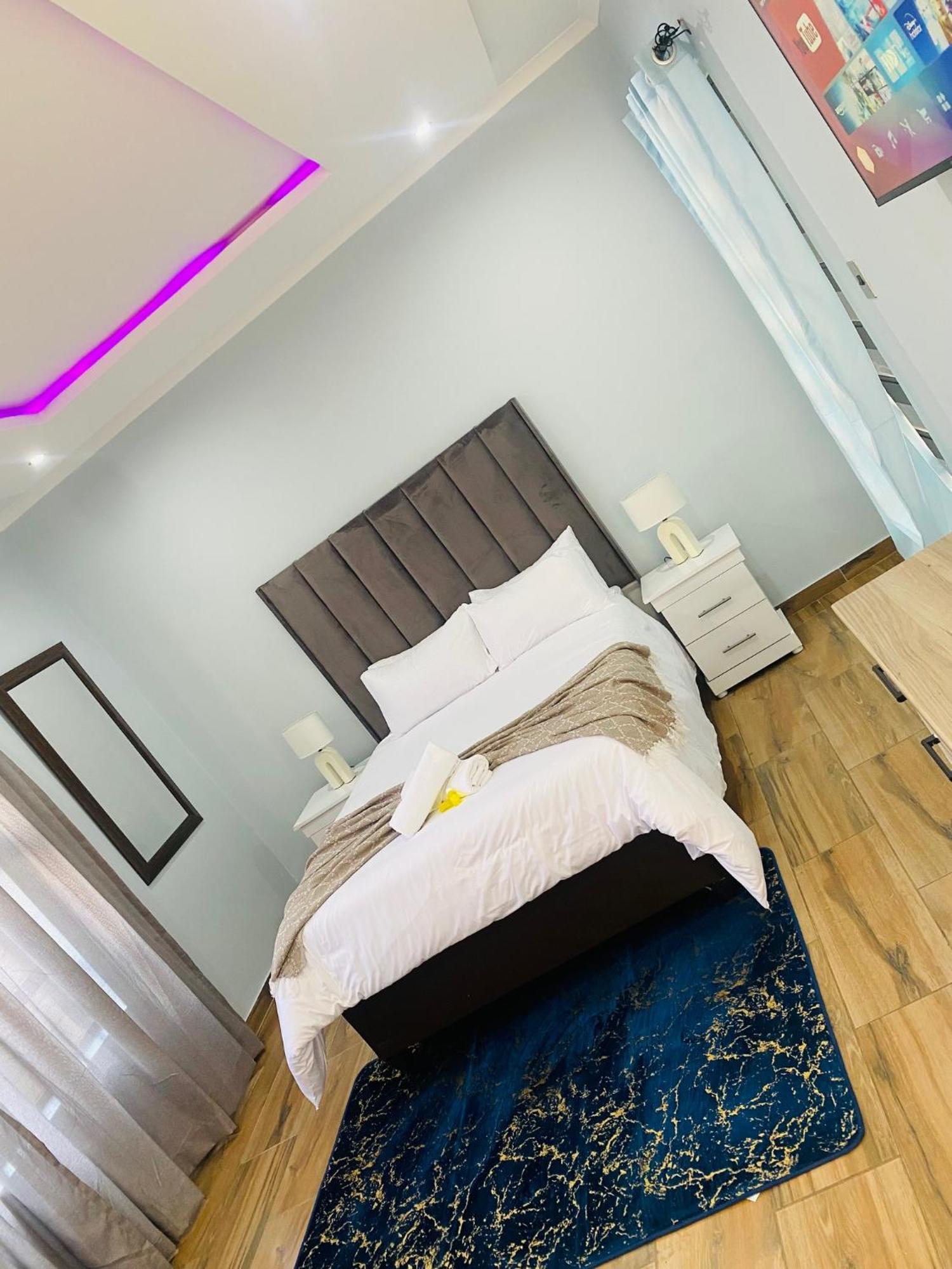 Airport Imperial Guest House เคมป์ตัน พาร์ค ภายนอก รูปภาพ