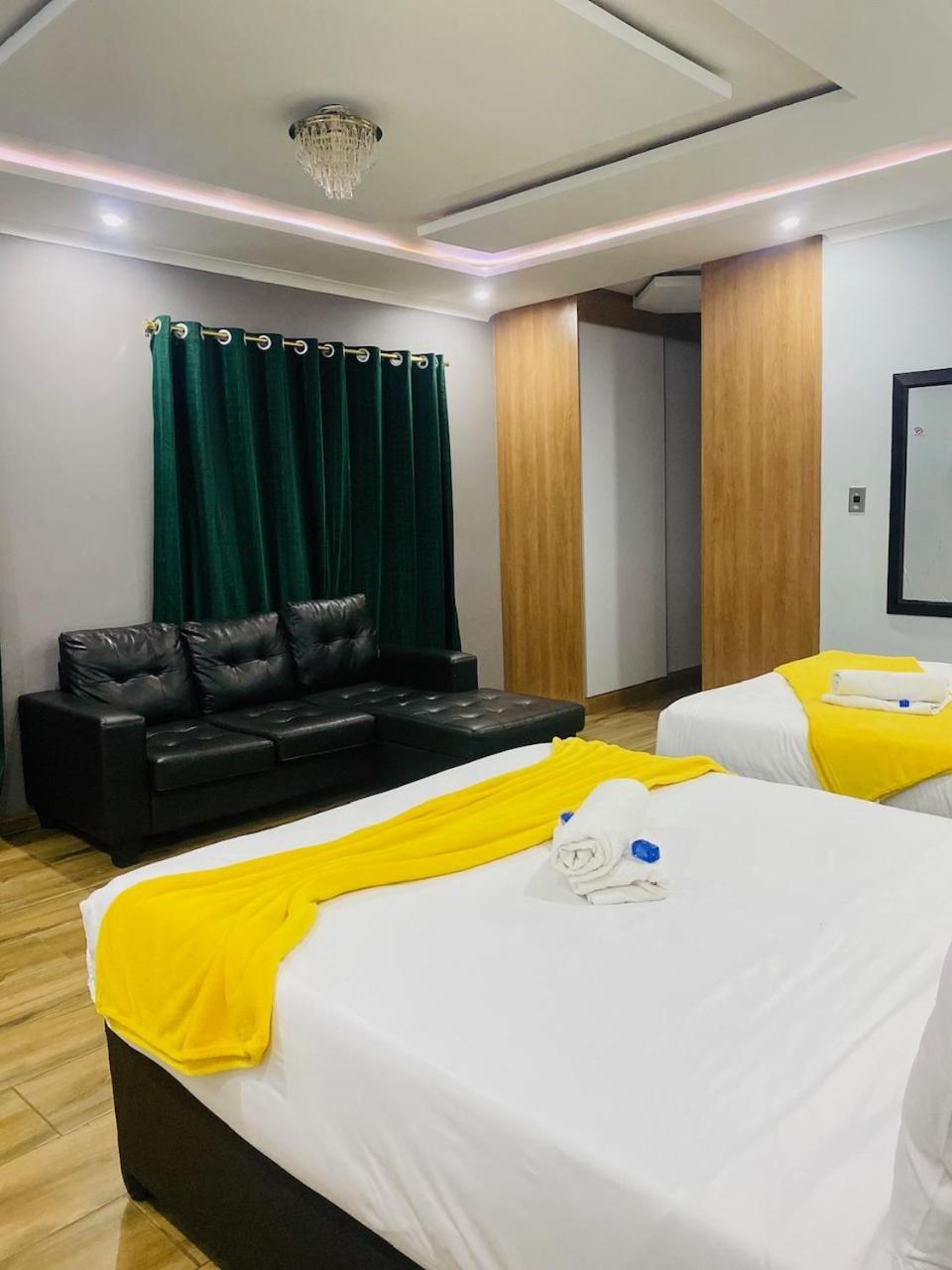 Airport Imperial Guest House เคมป์ตัน พาร์ค ภายนอก รูปภาพ