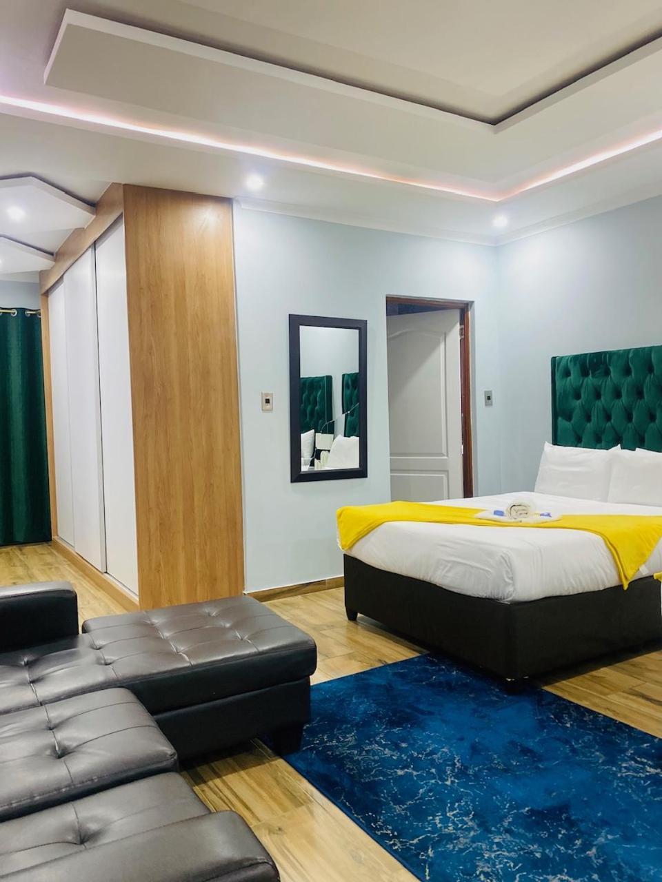 Airport Imperial Guest House เคมป์ตัน พาร์ค ภายนอก รูปภาพ