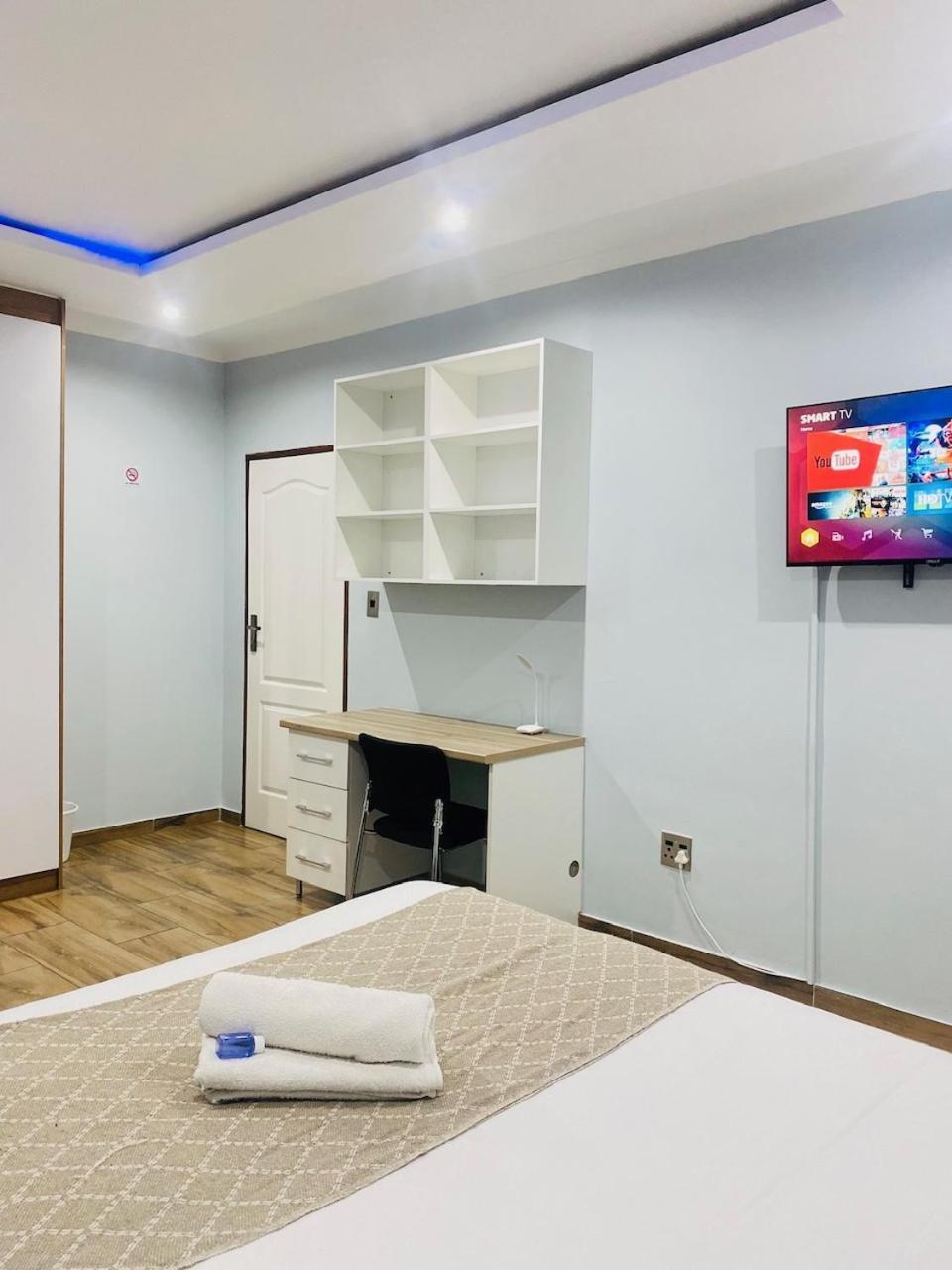 Airport Imperial Guest House เคมป์ตัน พาร์ค ภายนอก รูปภาพ