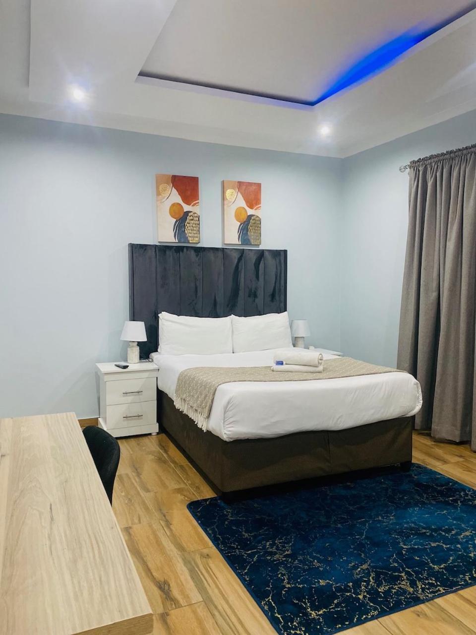 Airport Imperial Guest House เคมป์ตัน พาร์ค ภายนอก รูปภาพ