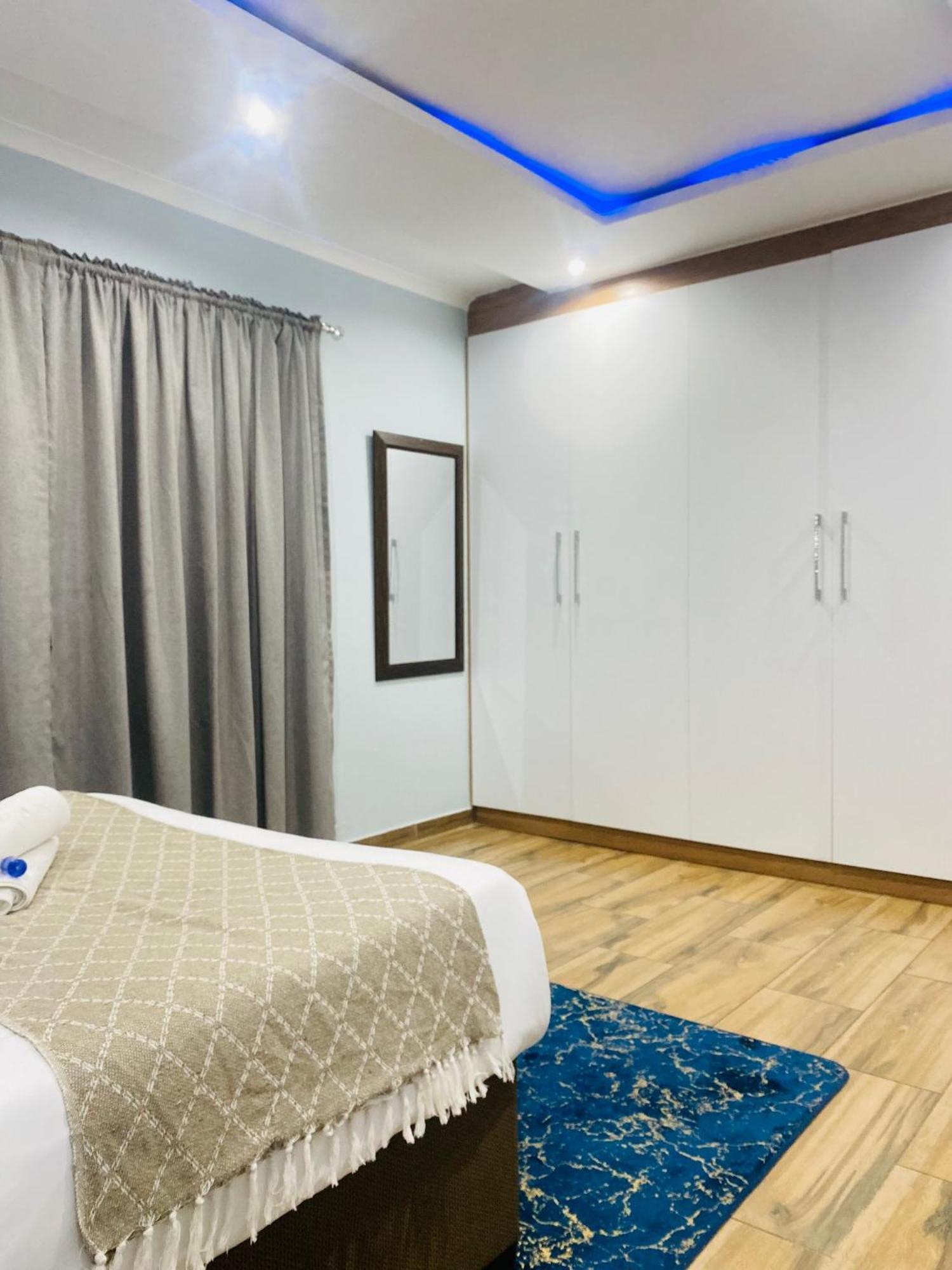 Airport Imperial Guest House เคมป์ตัน พาร์ค ภายนอก รูปภาพ
